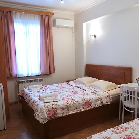Guest House Merci ティビリシ エクステリア 写真